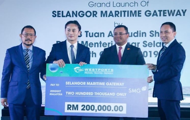 Jentera Interceptor Pelengkap Pembersihan Sungai Klang