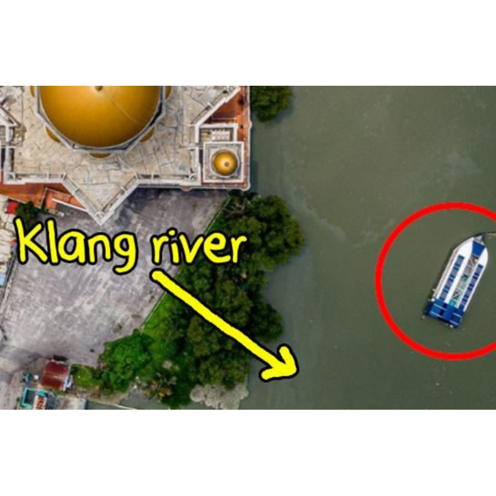 This Weird-Looking Boat Is Single-Handedly Cleaning Up The Klang River